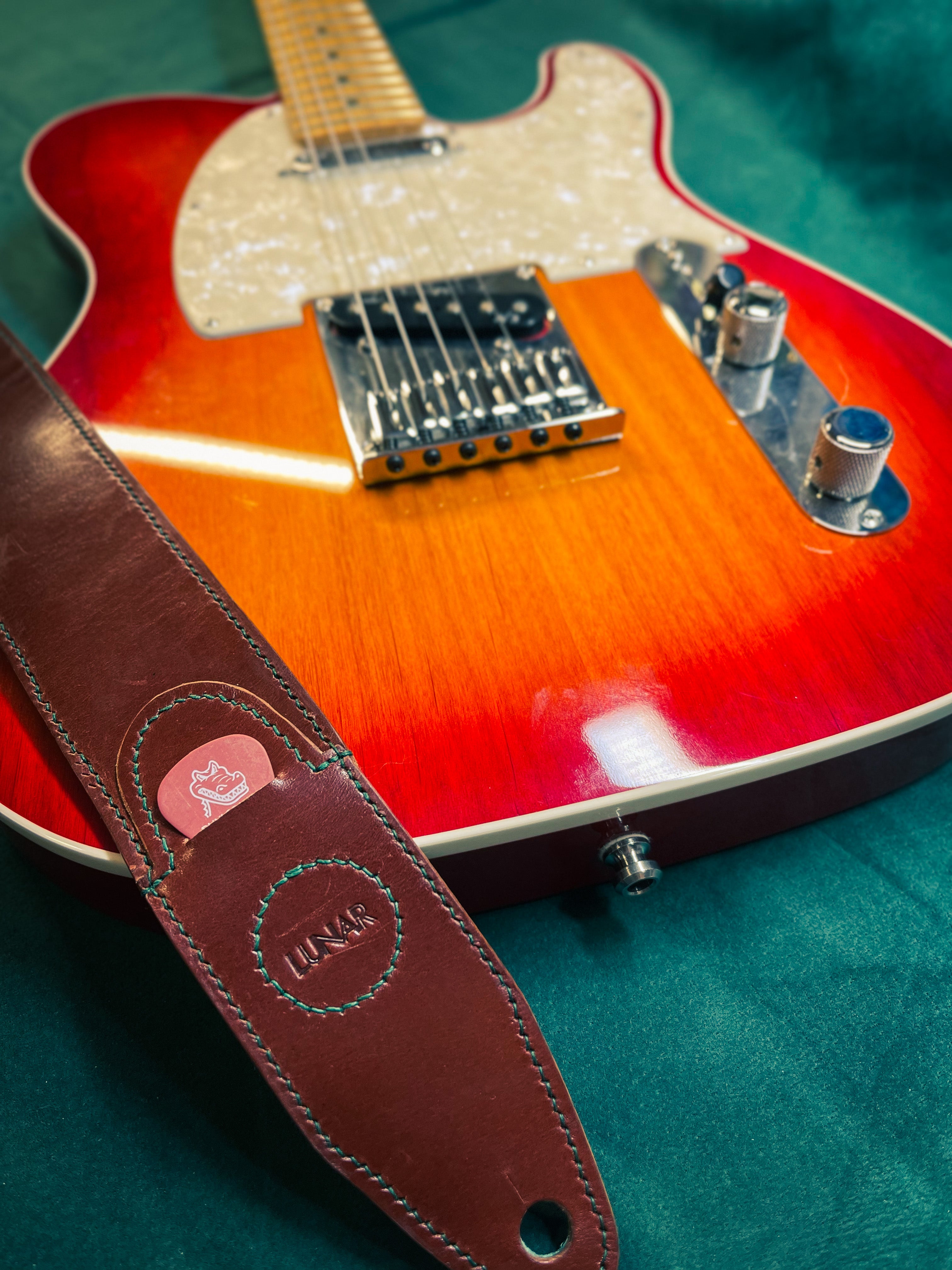 CUSTOM - Guitar strap