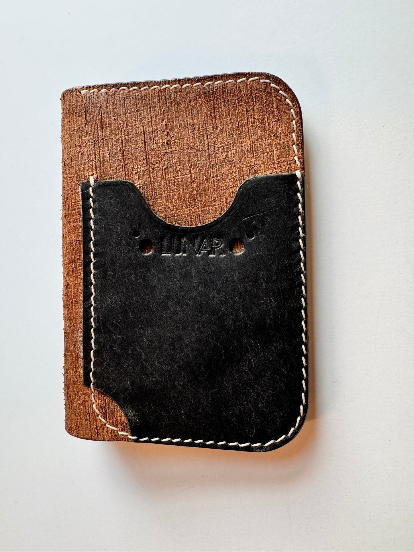 Handcrafted Bonsun Vertical Bifold Wallet – Premium Leather & Timeless Design